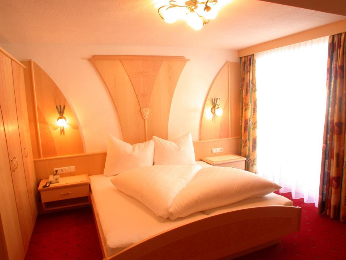 Hotel Garni Pradella Ischgl Zimmer foto